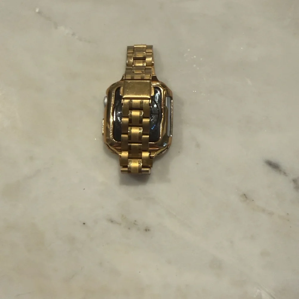 Gold Apple Watch- Series 4